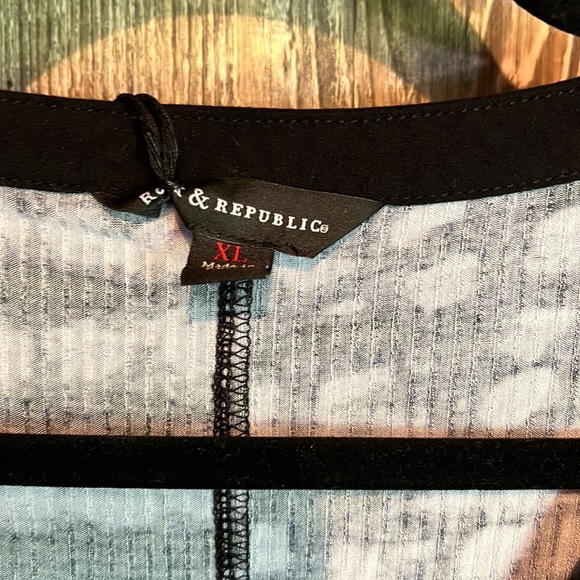 Rock & Republic. Long sleeve , tye dye, waffle knit Tee - Picture 2 of 5